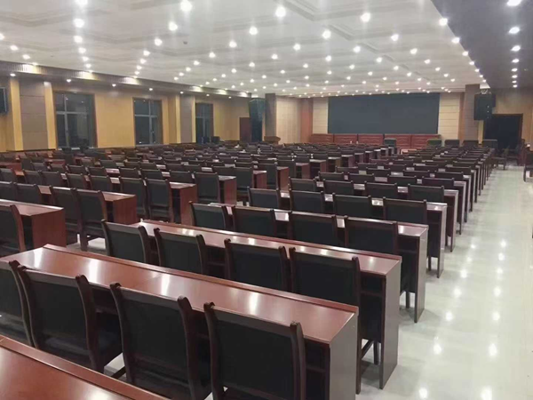 礼堂椅